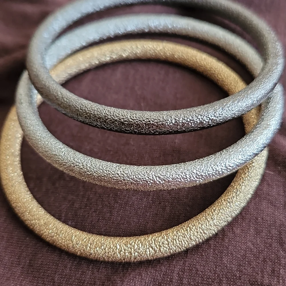 Bangle bracelets - Picture 2 of 4